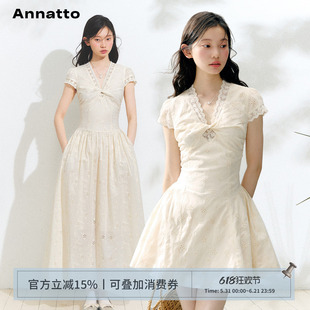 ANNATTO 茉莉苔痕 少女感米白色绣花V领蕾丝花边a字收腰连衣裙女