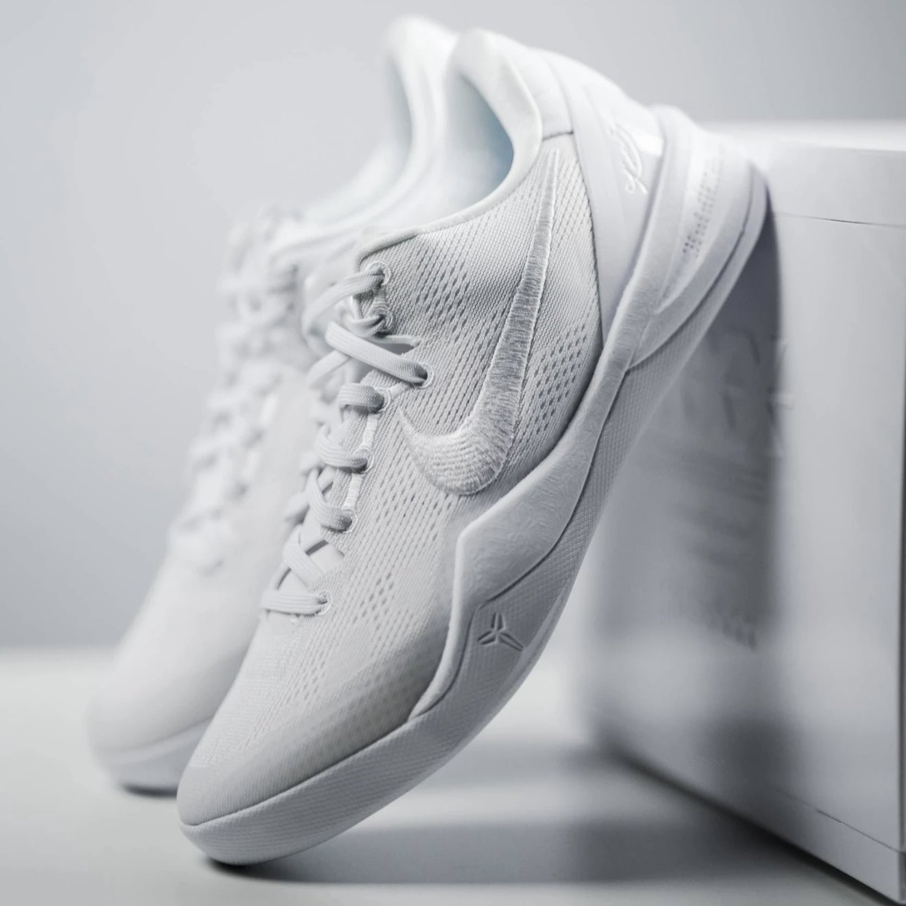 Nike Zoom Kobe 8 "Eybl" 实战训练防滑耐磨篮球鞋FN0266-100,运动鞋new,篮球鞋,淘宝优惠券,粉丝福利购,淘宝优惠卷