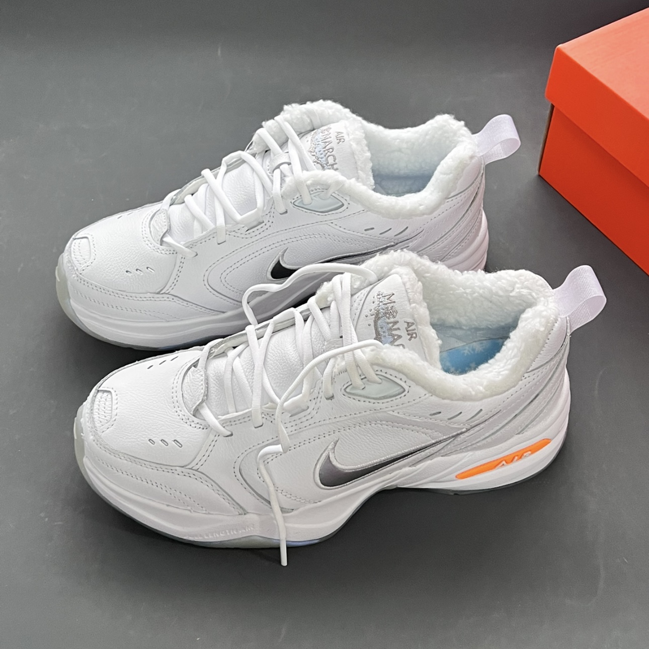 Nike Air Monarch IV 缓震透气 训练鞋 轻便 老爹鞋AV6676-100