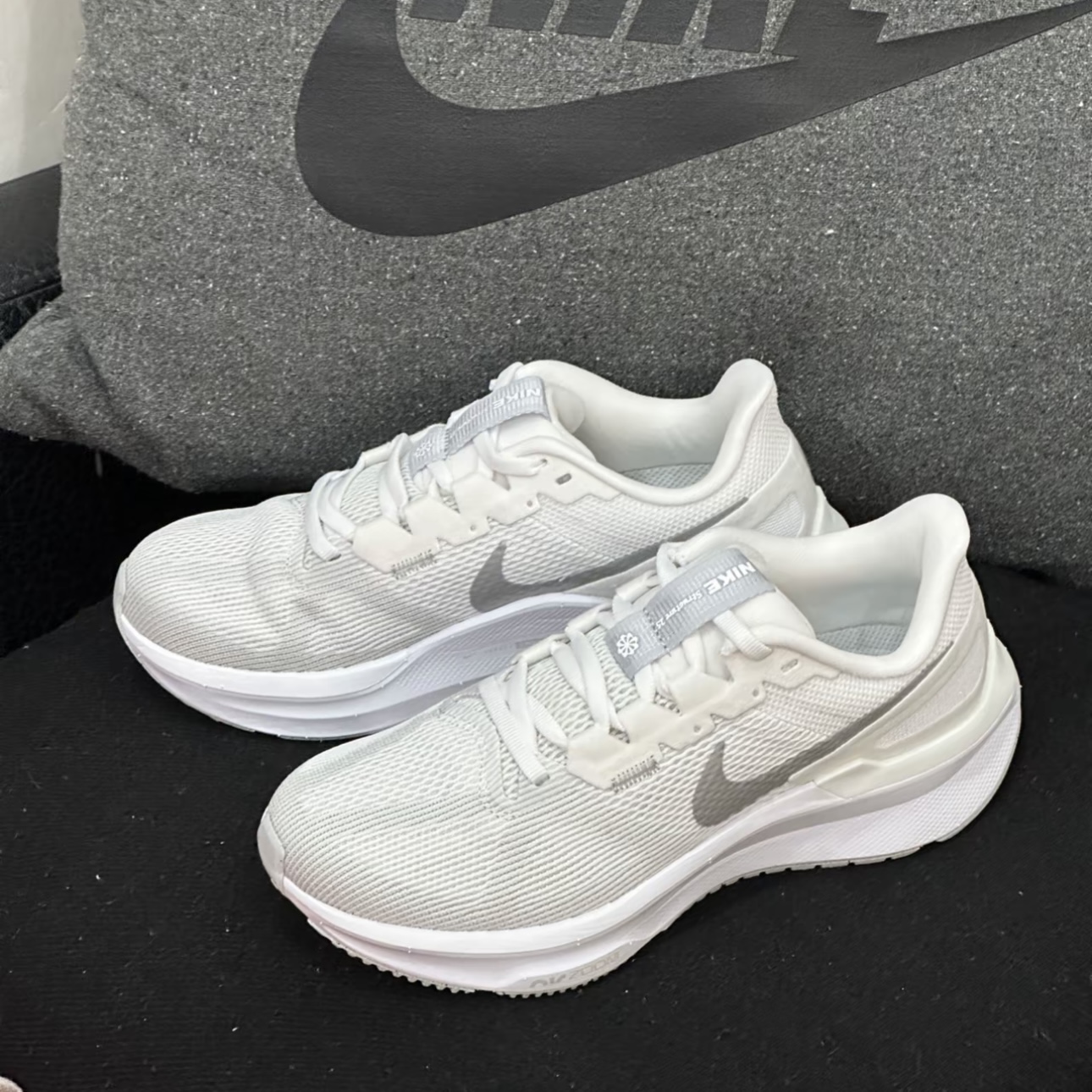 Nike Air Zoom Structure 25 跑鞋 公路减震织物跑鞋DJ7884-101