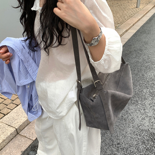 Unique 波士顿枕头包单肩斜跨秋冬通勤真皮 blue磨砂牛皮小方包