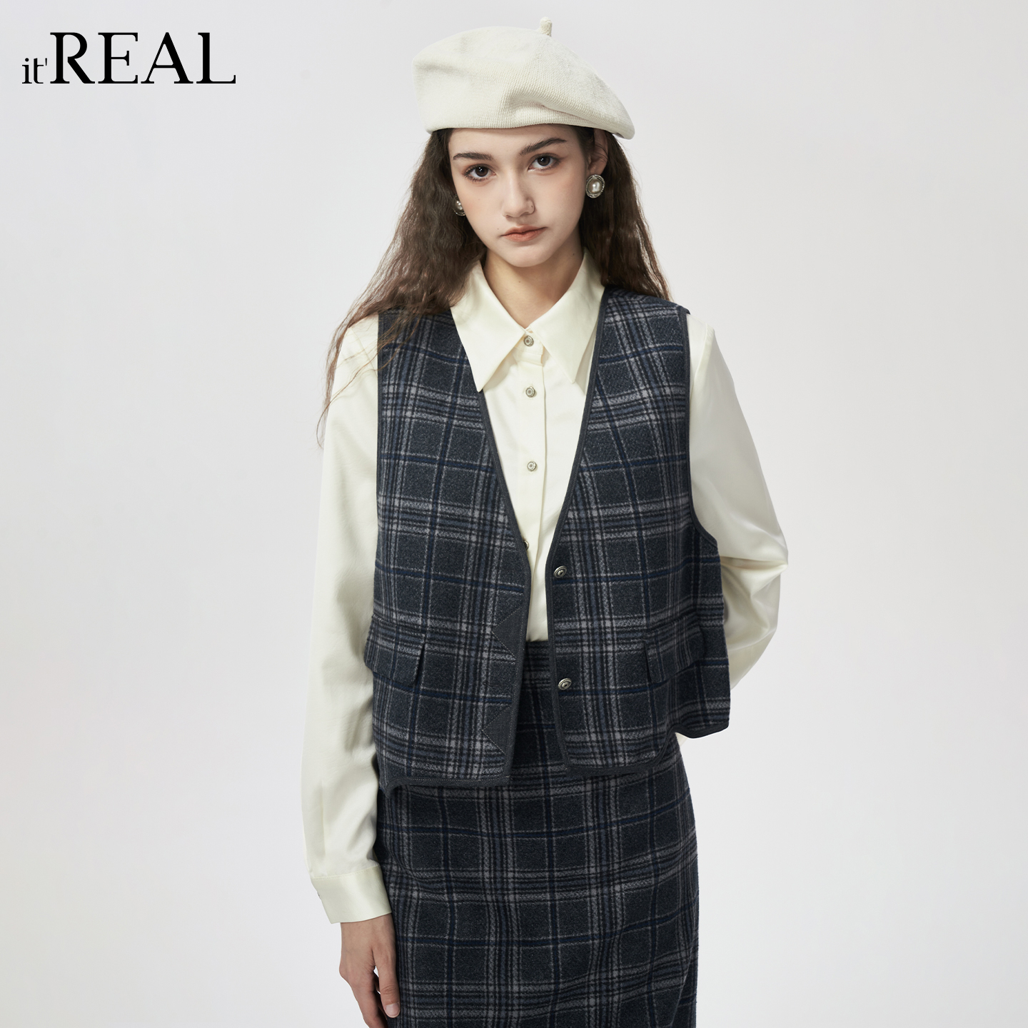 it'real瑞尔25冬季新款复古学院风格纹保暖叠穿马甲上衣女马夹