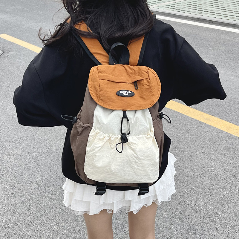 新款韩国儿童双肩包户外男女童超轻书包小学生男孩潮酷背包旅行