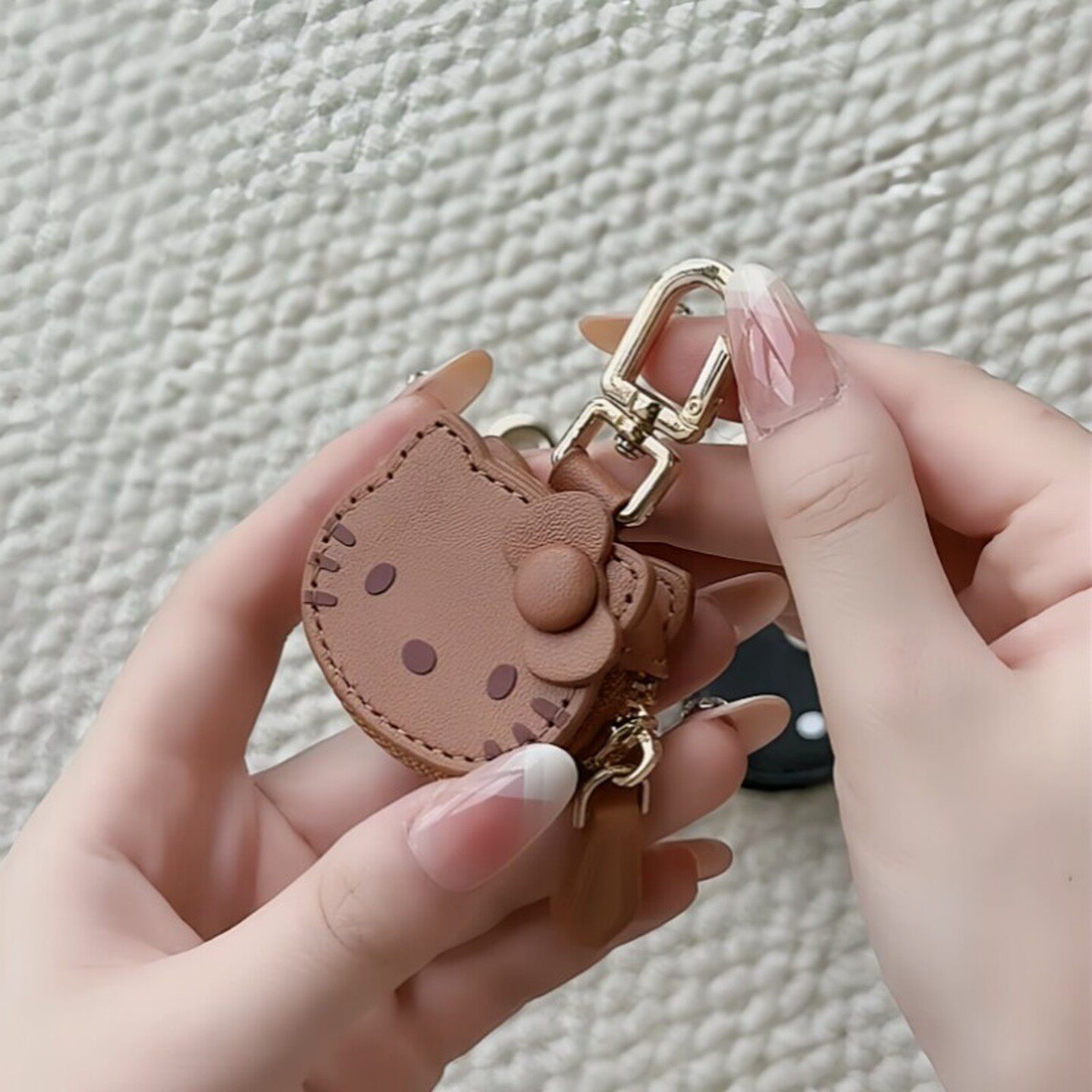 可爱K蒂猫汽车钥匙扣包包耳机小挂件门禁卡硬币收纳迷你小包精致