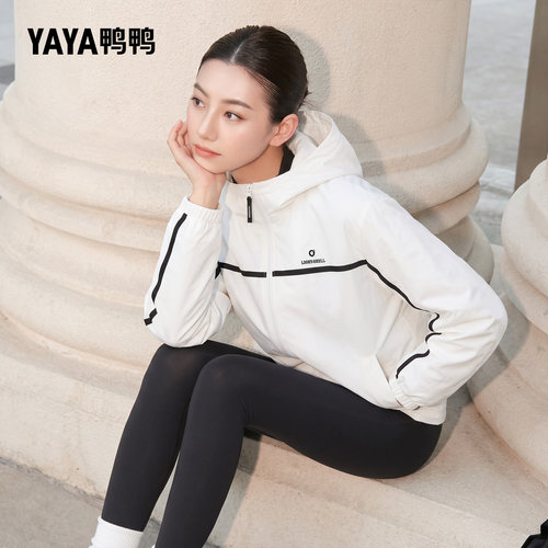 鸭鸭羽绒服轻薄女款暖白色巨好看