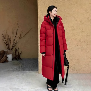 鸭鸭羽绒服2026新款女款红色加厚长款过膝外套新年本命年宽松外套