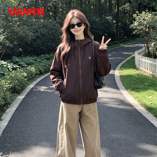 鸭鸭羽绒服女轻薄款2026新款巨好看的高品质小个子高级感户外