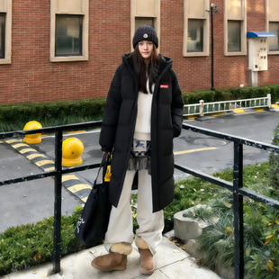 鸭鸭中长款羽绒服黑色过冬防风保暖新款外套连帽加厚女款2026冬装
