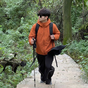 鸭鸭2026年新款轻薄款羽绒服男外套春季短款连帽羽绒衣男男