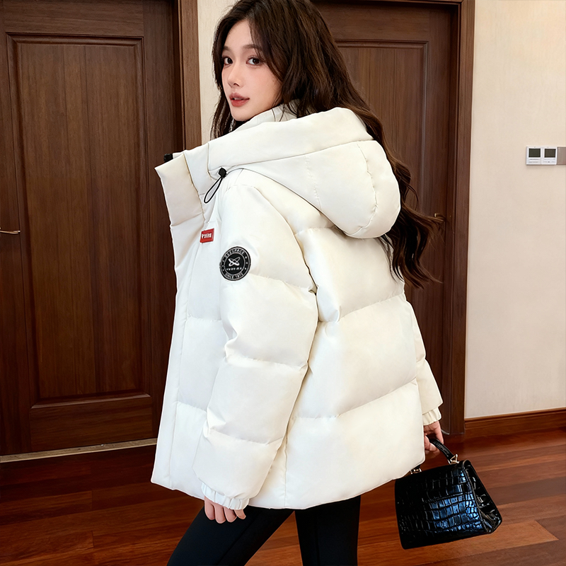 鸭鸭羽绒款爆款2025新款女款洋气