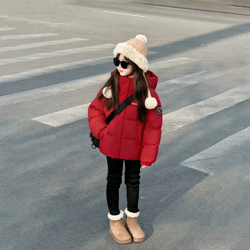 鸭鸭羽绒儿童服短款红色本命年男女同款2025加厚保暖大童羽绒服