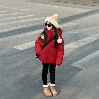 鸭鸭羽绒儿童服短款红色本命年