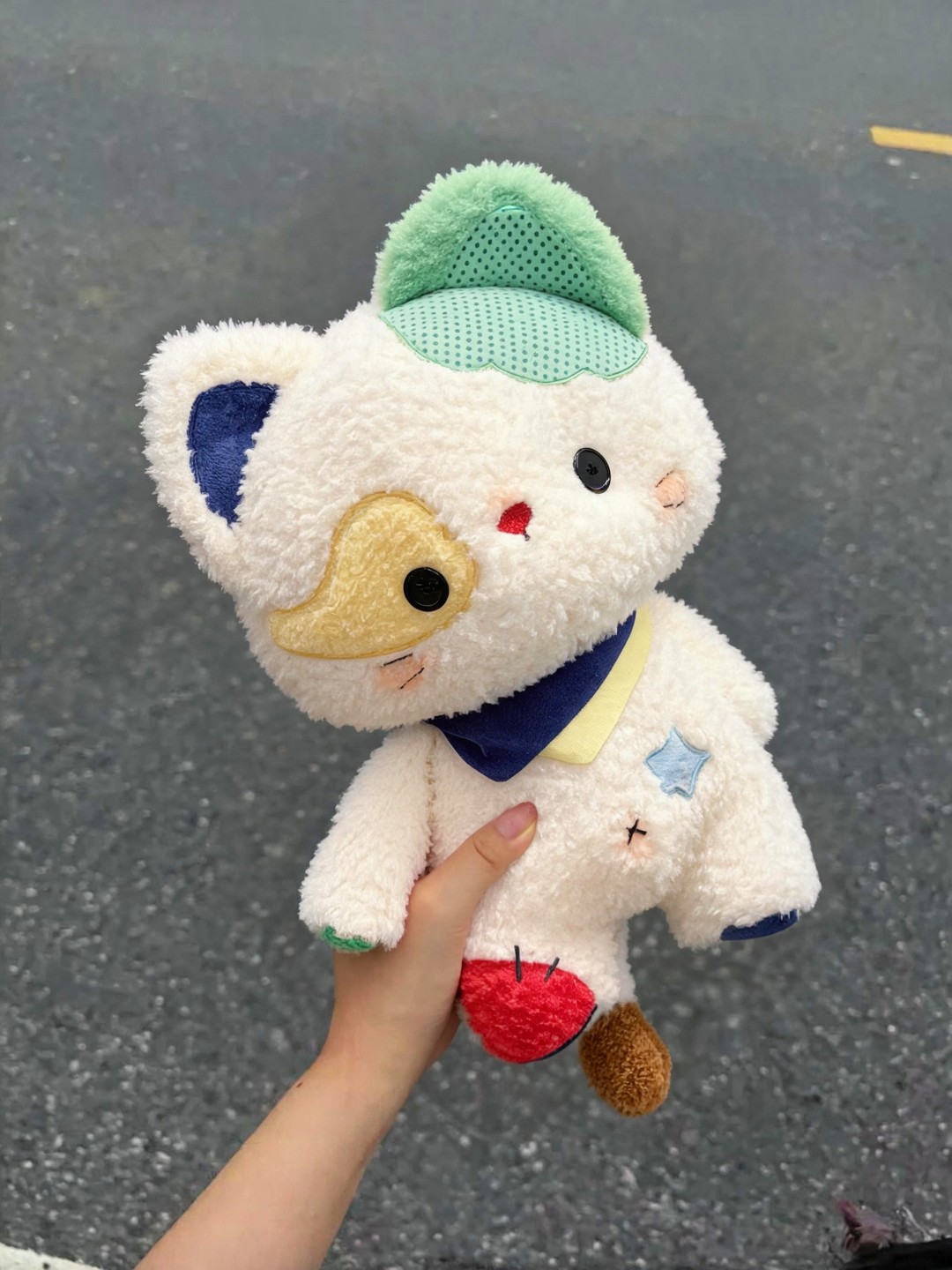 小怪玩偶睡觉抱猫咪玩偶公仔抱枕可爱安抚毛绒玩具送女生生日礼物