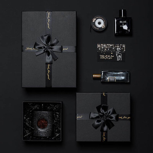 新品ins style gift box packing box foTr gfMree male and fema