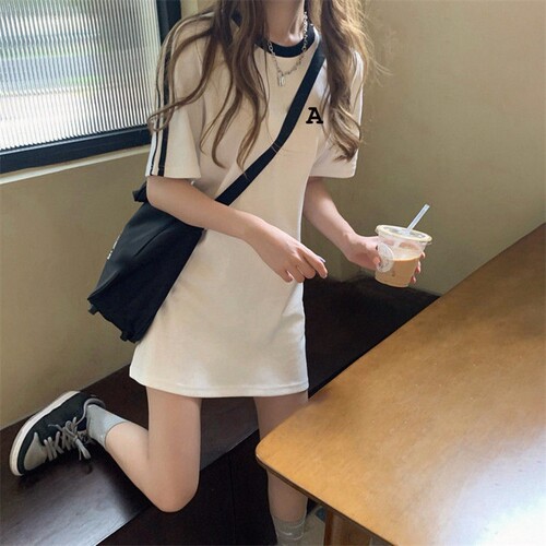 a白色修身连衣裙新款2026夏装短裙子超仙显瘦学生矮小个子百搭