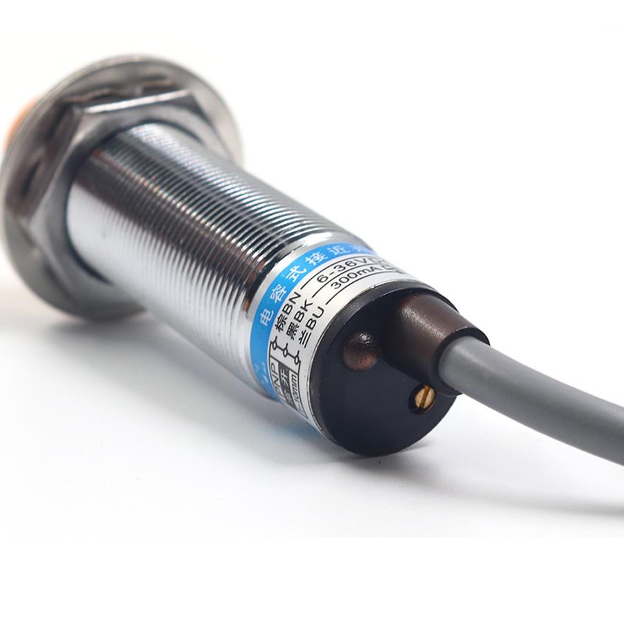 沪工传感器LJC18A3-B-Z/BY感应电容式接近开关PNP三线直流常开M18