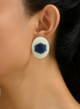 复古港风白色椭圆蓝色玫瑰耳钉几何简约高级感无耳洞耳夹温柔耳饰