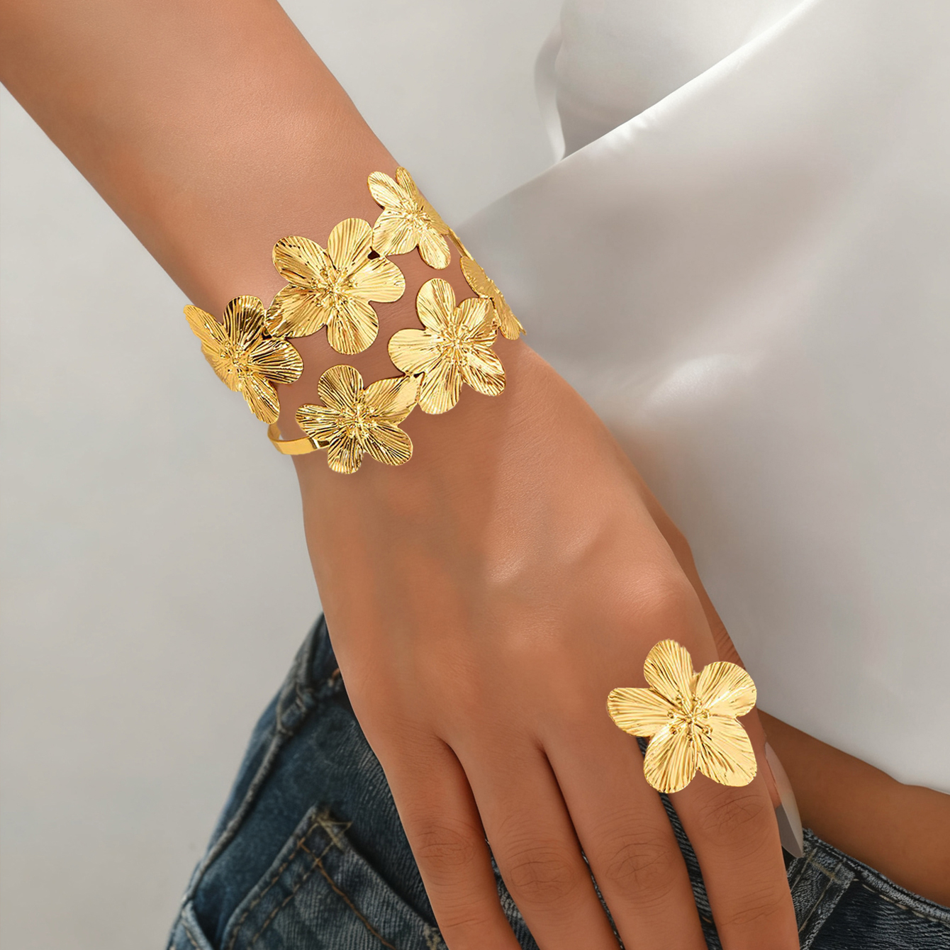 立体镂空双层花朵刻面手镯戒指