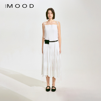 310MOOD绣花拼接吊带连衣裙