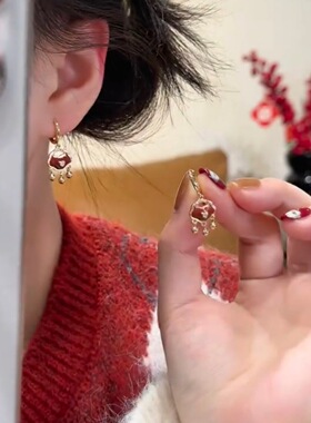 新中式红色平安锁流苏耳环女复古轻奢感简约耳扣新款爆款耳饰