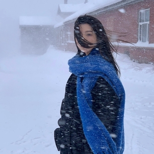 蓝色围巾女冬季2025新款氛围感保暖加厚毛绒时尚仿羊绒披肩围脖男