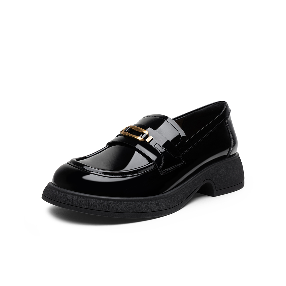 百思图2025秋季商场新款质感亮面乐福鞋皮鞋通勤女单鞋S3356CA5