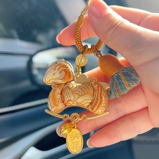 宋锦小马挂件本命年刺绣小马吉祥物高级感马上有钱包包钥匙小挂件