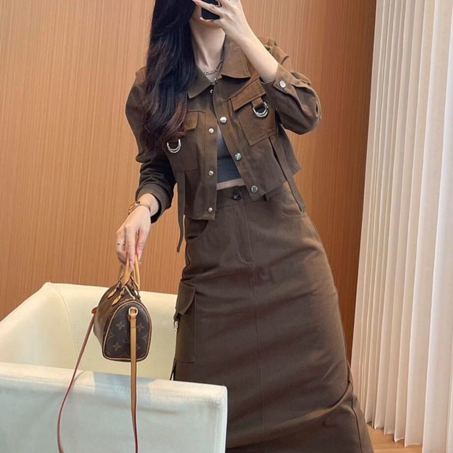 巧克力色工装套装女春春2026新款女装早春短外套+半身裙两件套潮