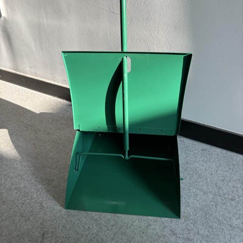 IMPA174143翻式畚箕铁皮镀锌垃圾铲簸箕家用户外清洁用垃圾斗畚斗