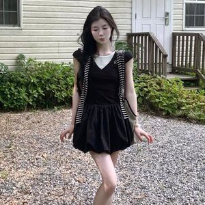 黑色假两件连衣裙轻奢小众不撞款连身裙子女士2026夏季新款正流行