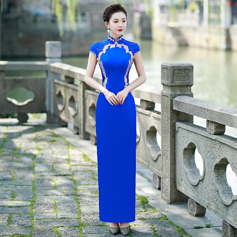 速发走秀旗袍2023年新款年轻款长款中老年复古舞台演出服连衣裙秋