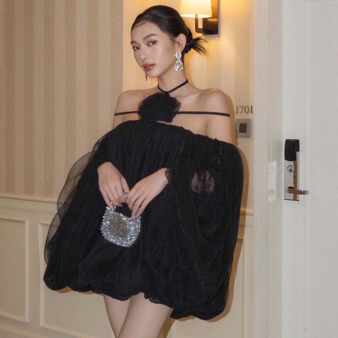 French-Style Light Mature Pleated Mesh Patchwork Floral Halter Neck Dress for Women, Autumn Sexy Off-Shoulder Loose Mini Dress