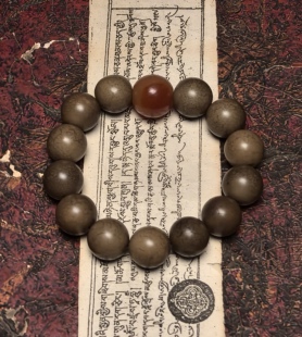 藏地瑜伽士修持【大尺寸爆老千系糖球玛瑙古珠】老菩提根佛珠手串