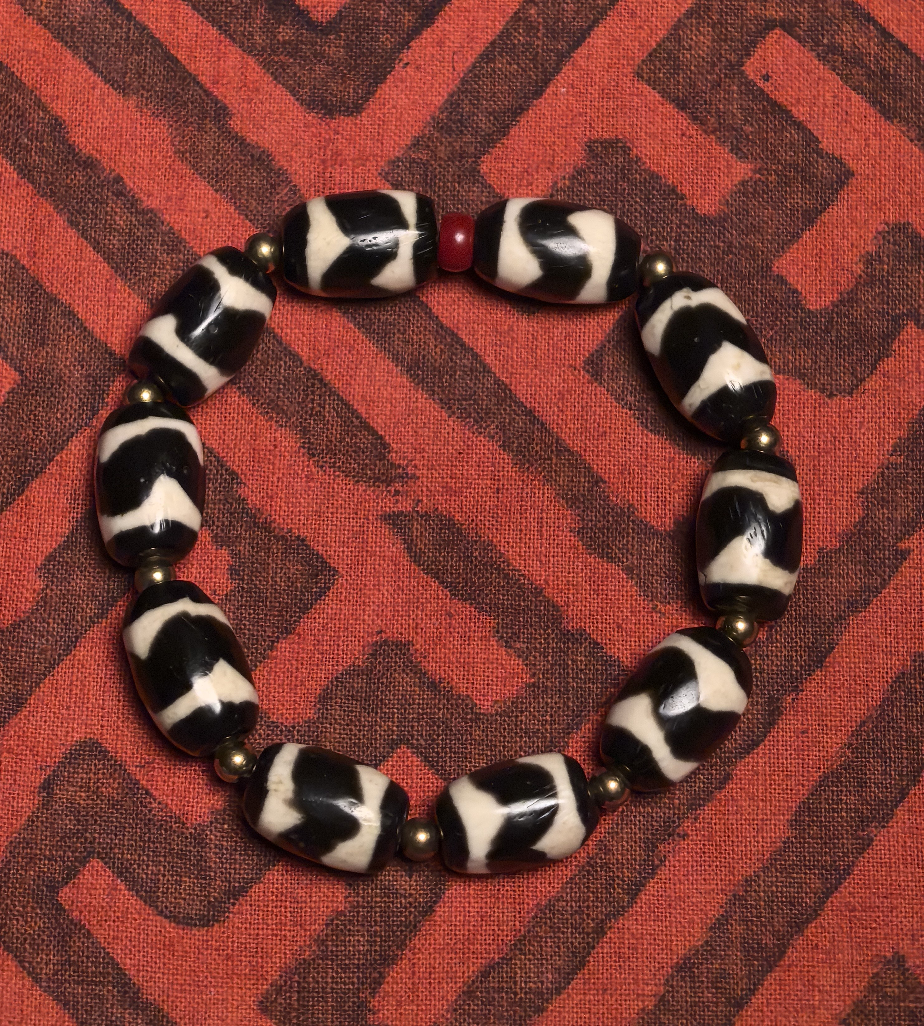 清末民初藏地瑜伽士修持【爆老料器虎牙天珠古珠手串】高端文玩