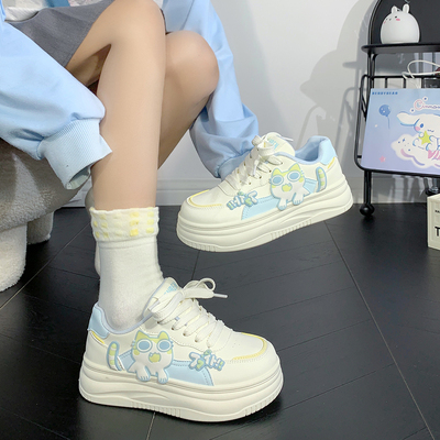 人本可爱卡通板鞋女2026新款春秋休闲厚底增高面包鞋初中生鞋子女