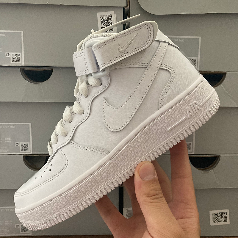 耐克AirForce107中帮板鞋