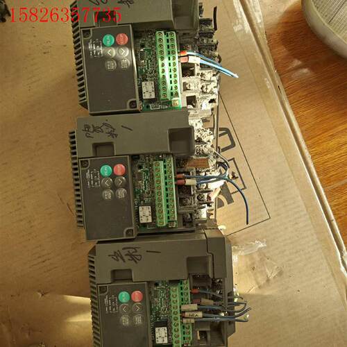 富士拆机变频器FVRO.4E11S-4JE,缺盖子,成色如图(议价)