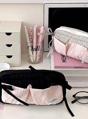 2025新款撞色黑粉云朵吐司蝴蝶结笔袋大容量防泼水面料文具收纳袋