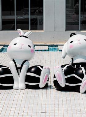 新年生肖卡通兔子玻璃钢雕塑商场庭院幼儿园可爱动物元旦吉祥摆件