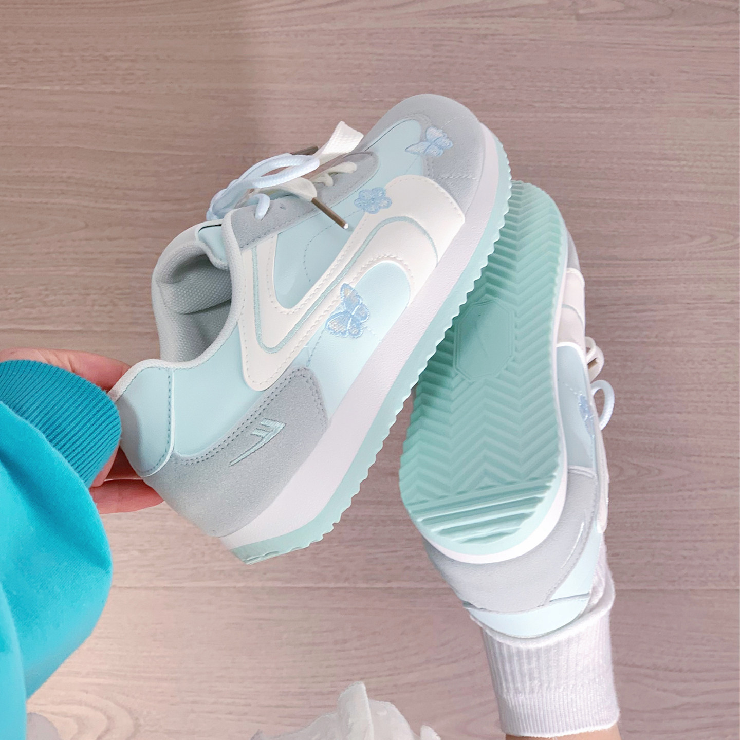 回力蝴蝶刺绣软底德训鞋女2026春季新款百搭休闲鞋轻便阿甘运动鞋