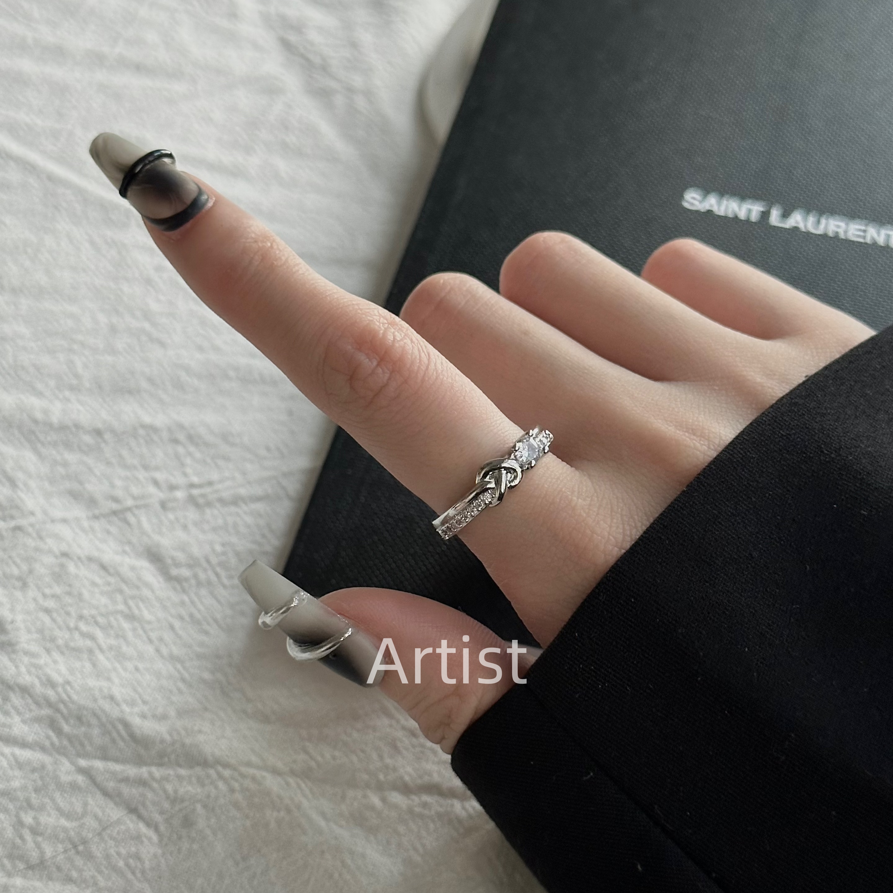 小众设计打结镶钻锆石素圈戒指女