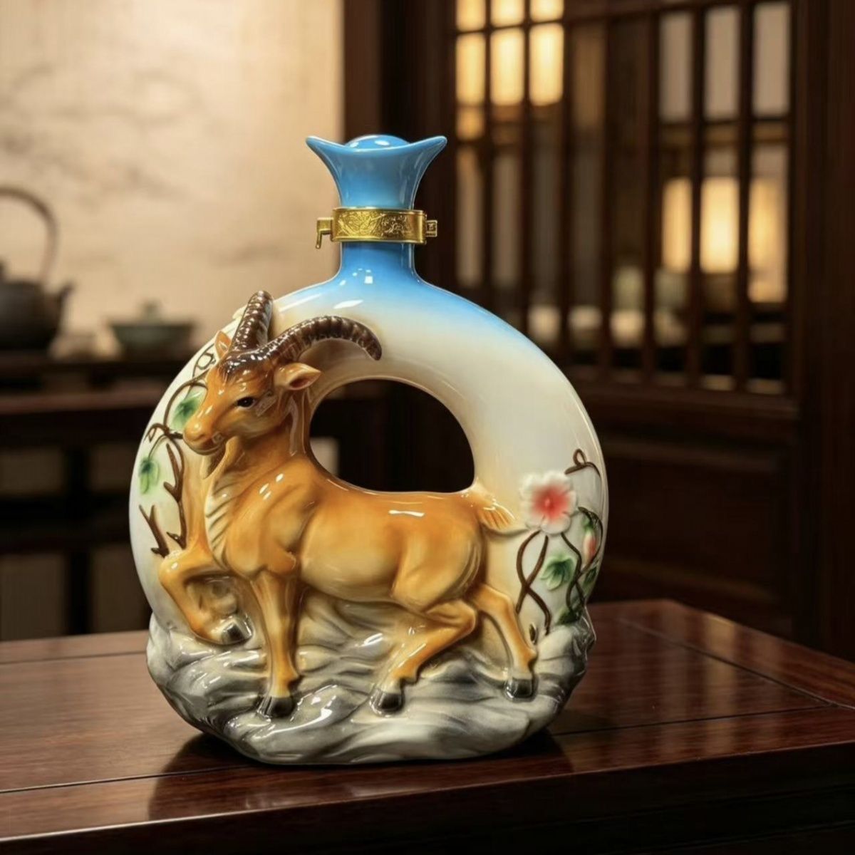 景德镇珐琅彩生肖密封酒壶摆件