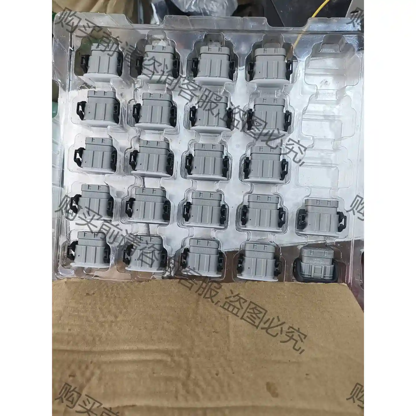 安费诺HC18B-S32 ，全新的 议价再拍 拆机件