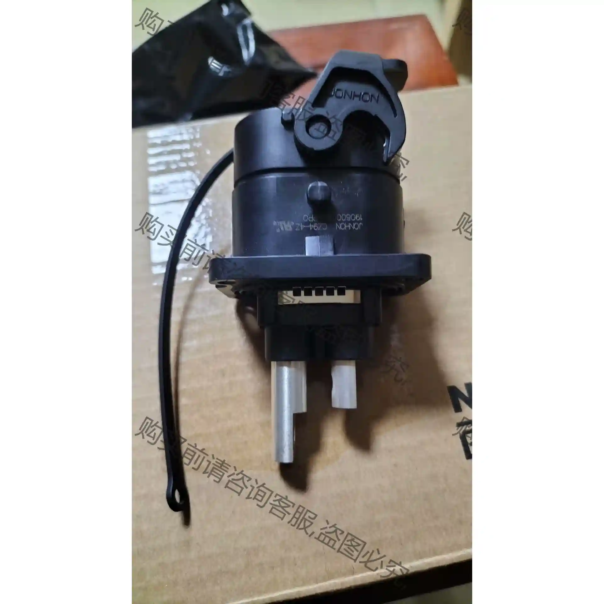 全新中航光电插座CZ94-4Z80A85V.室外电源用 议价再拍 拆机件