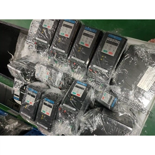 議價再拍 匯川變頻器400W MD200S0.4成色漂亮 有需要聯(lián)系 拆機件