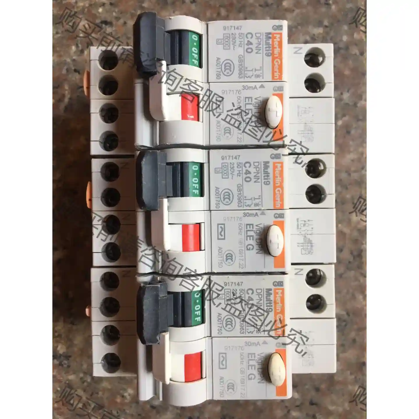 施耐de1p+n带漏保，40安，梅兰22元。3个起包邮 正品 议价再拍 拆