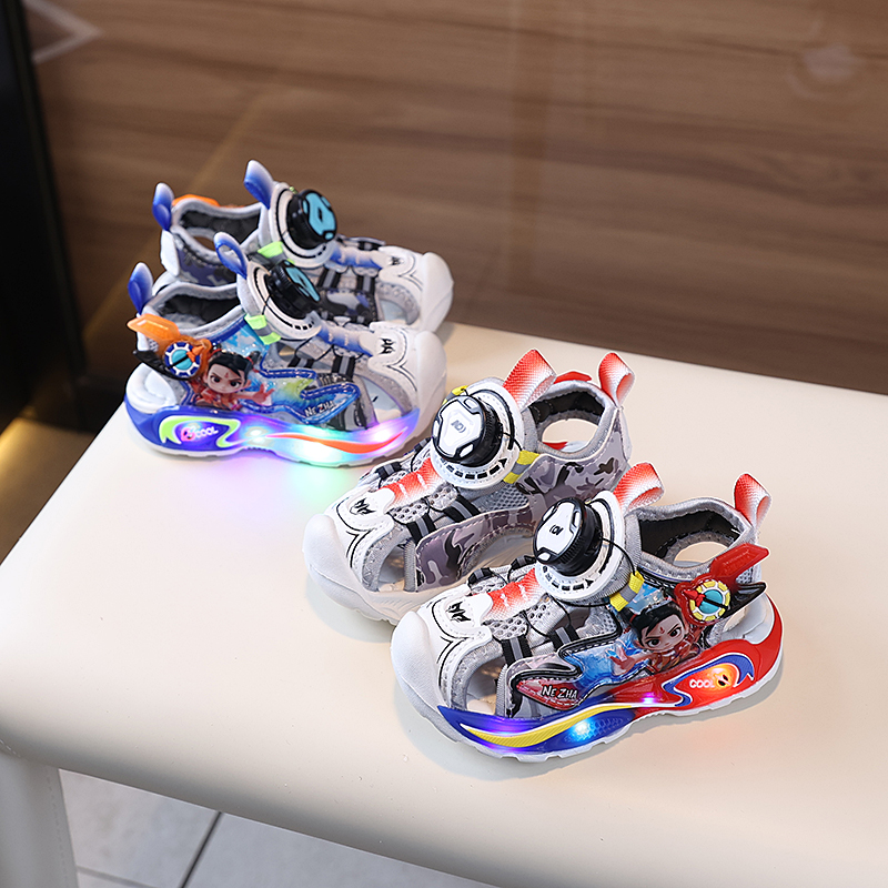 夏季包头凉鞋1-6岁男宝宝亮灯