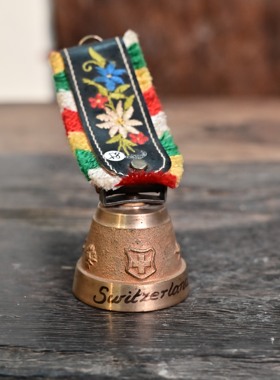 日本回流瑞士铜玲摆件