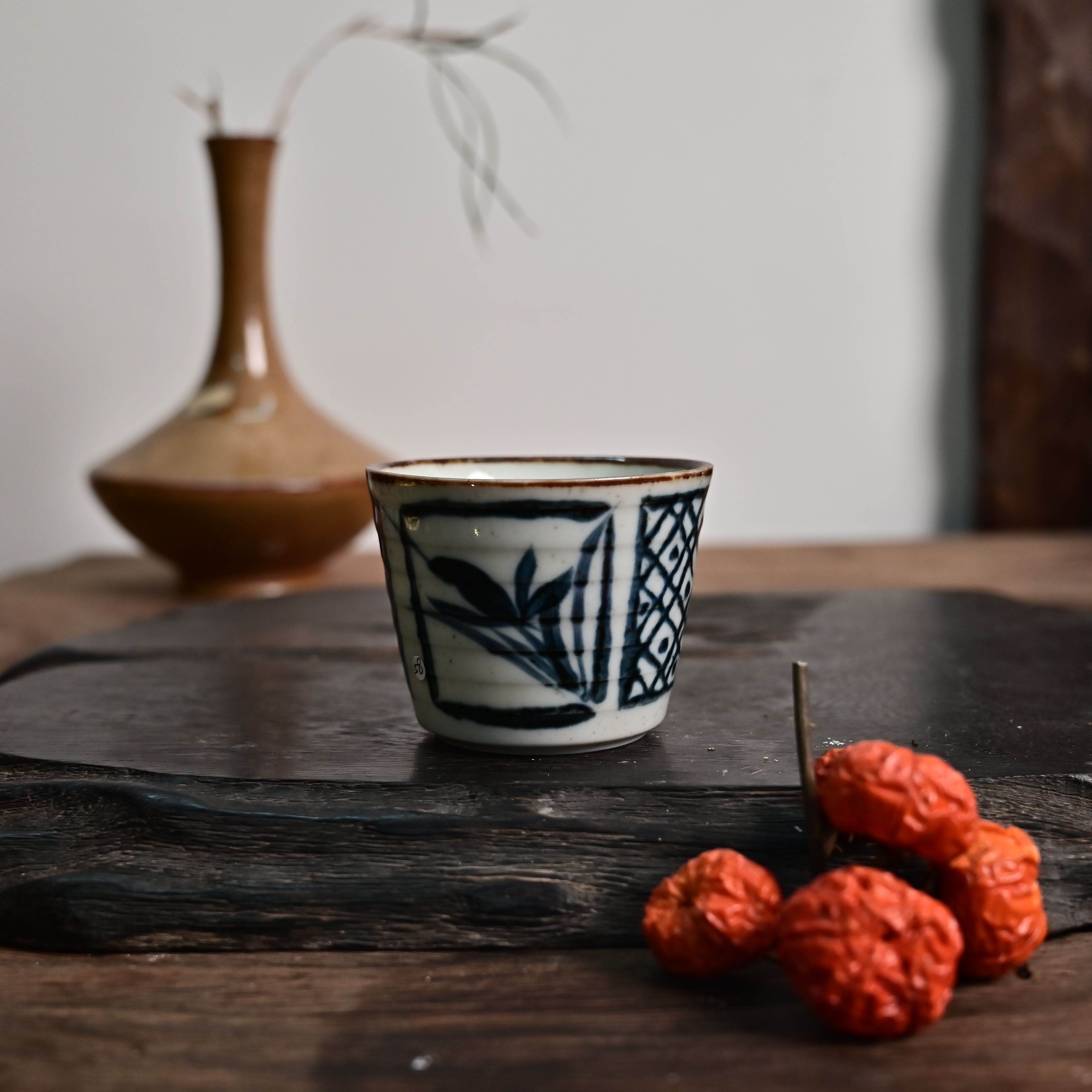 日本回流青花牡丹纹茶杯 古董级青花瓷 富贵纹饰收藏雅器