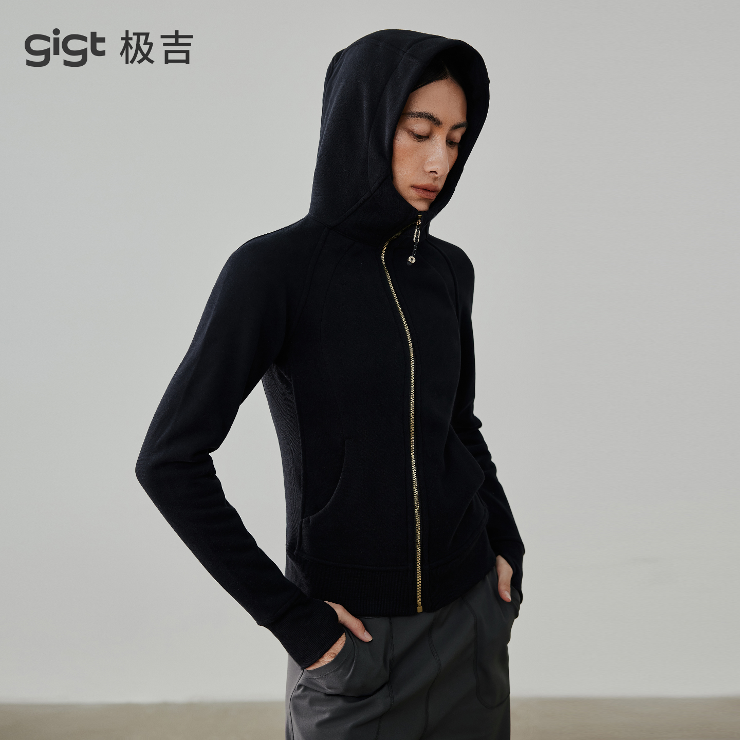 gigt极吉加厚连帽运动外套女秋冬修身显瘦加绒保暖户外瑜伽服上衣